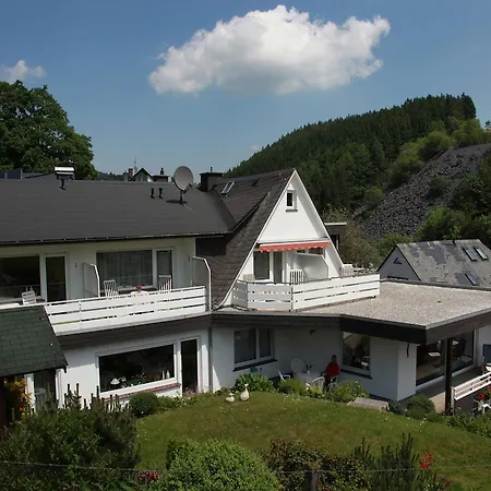 Pensjonat Gaestehaus Kramer - Emde 3*